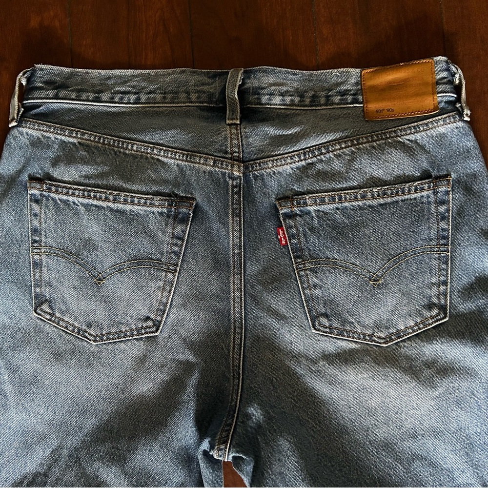 501® '90s Selvedge Women's Jeans - 32 x 32 - EUC - Picture 4 of 10